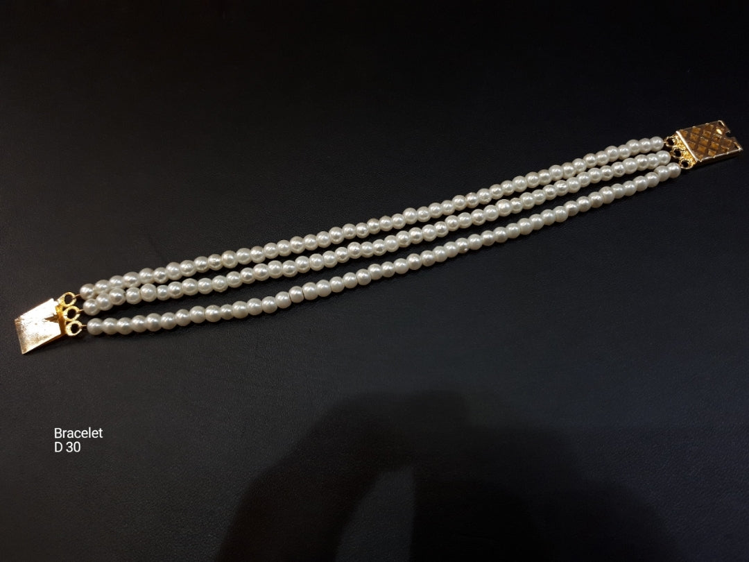 Pearl Bracelet 39