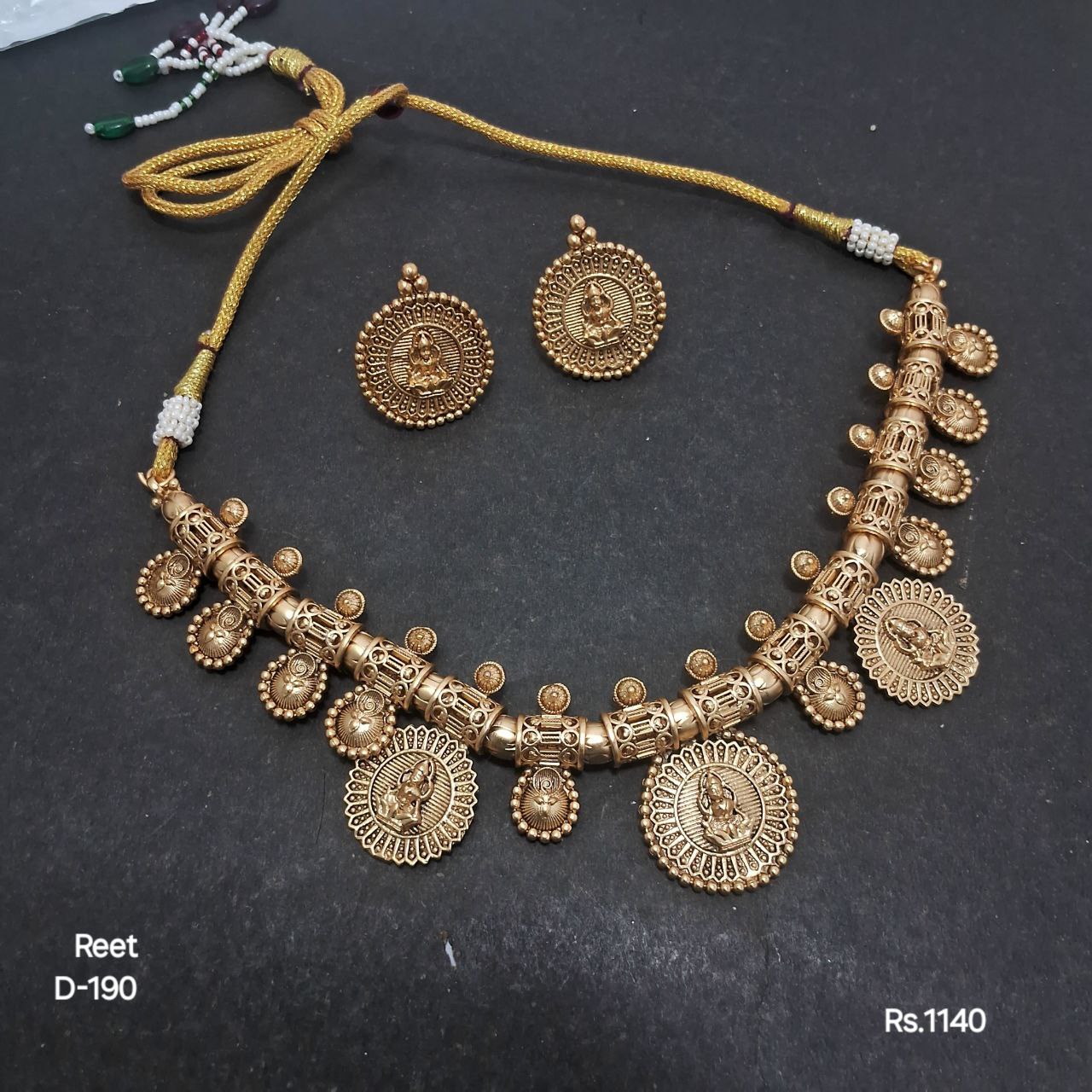 Gold Look Sets 01