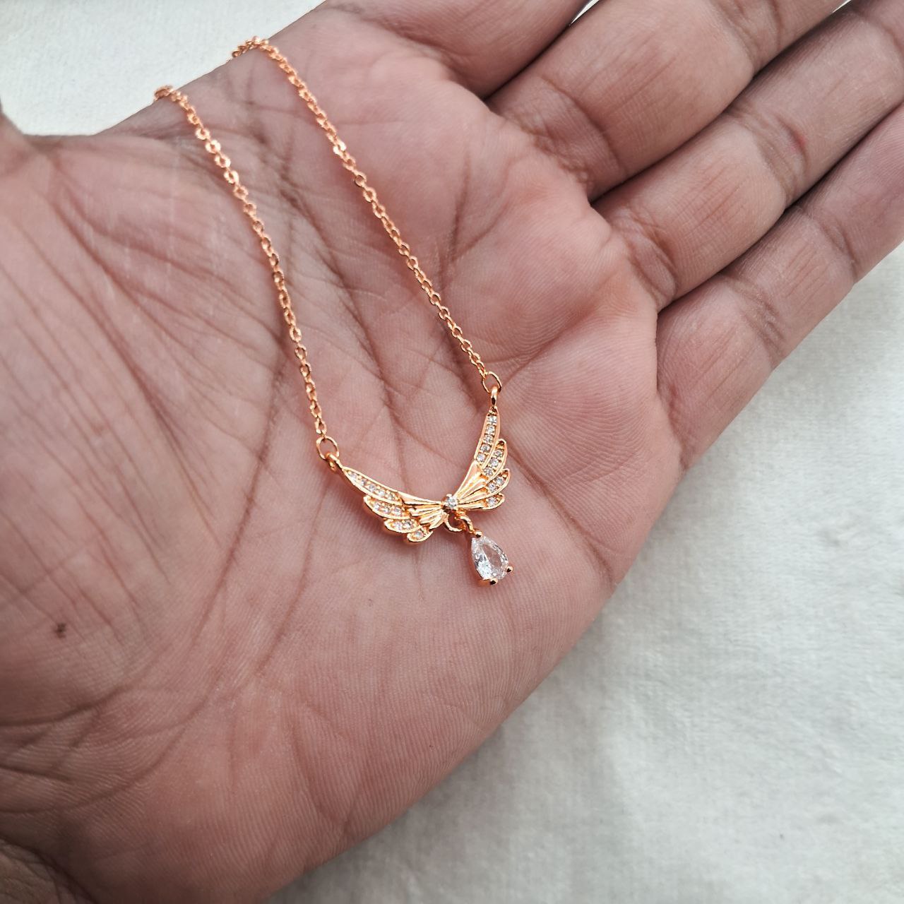 Gold Look Pendant 08