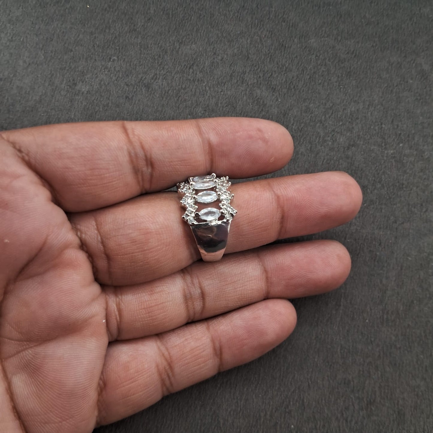 Ad Ring 74