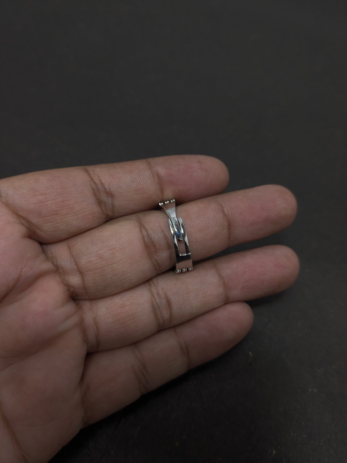 Ad Ring 143