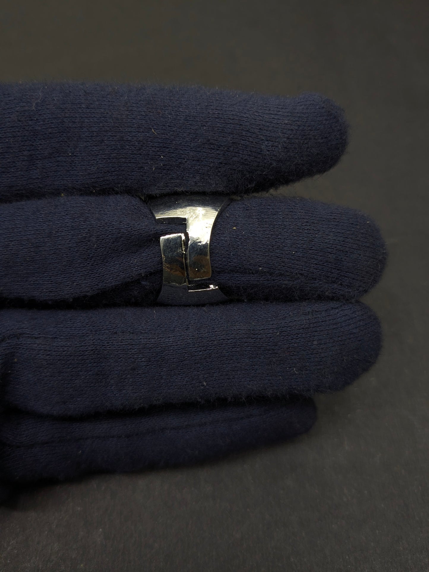 Ad Ring 03