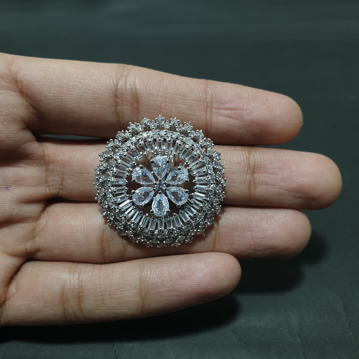 Ad Ring 138