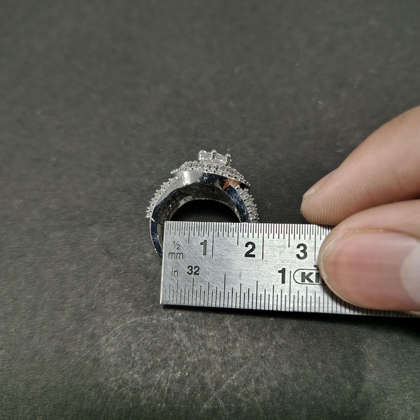 Ad Ring 139