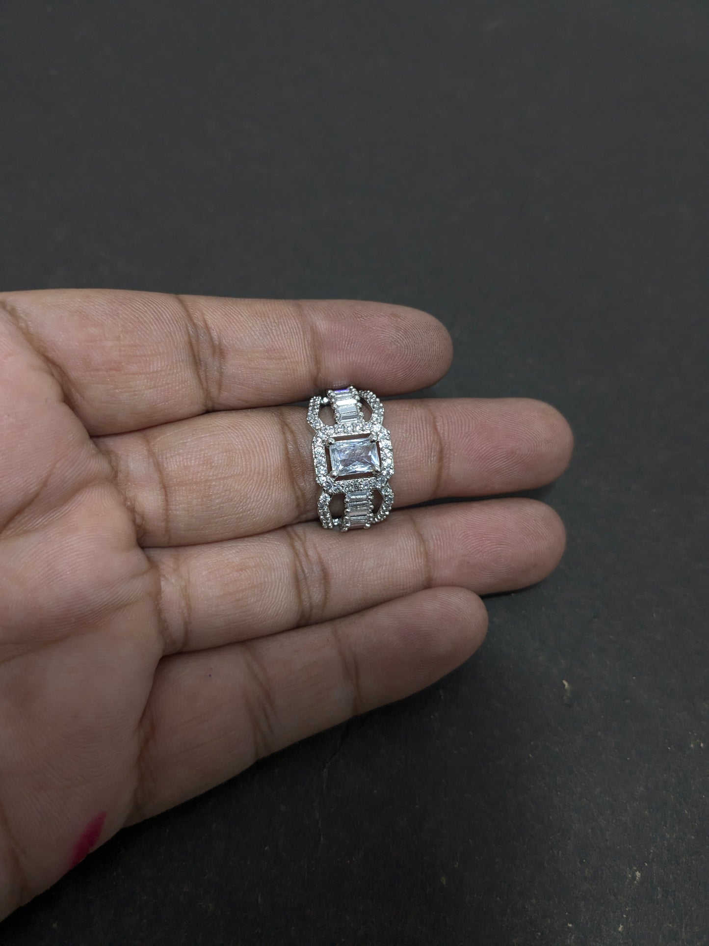 Ad Ring 23