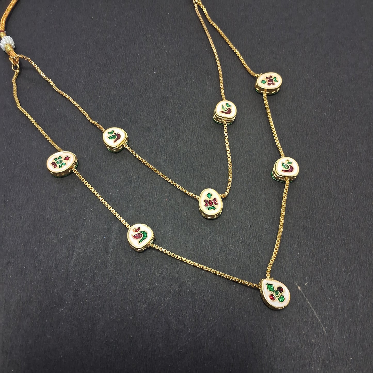 Double line Kundan Pendent Link With Dori