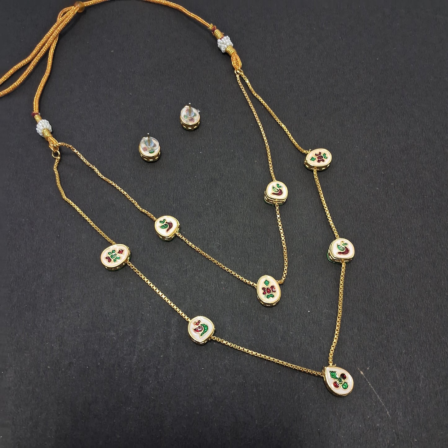 Double line Kundan Pendent Link With Dori and Tops