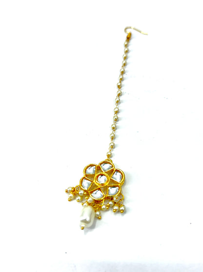 Kundan Tika 11