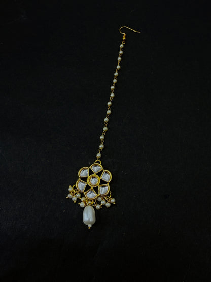 Kundan Tika 11
