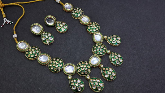 Green colour Kundan Nacklace Set