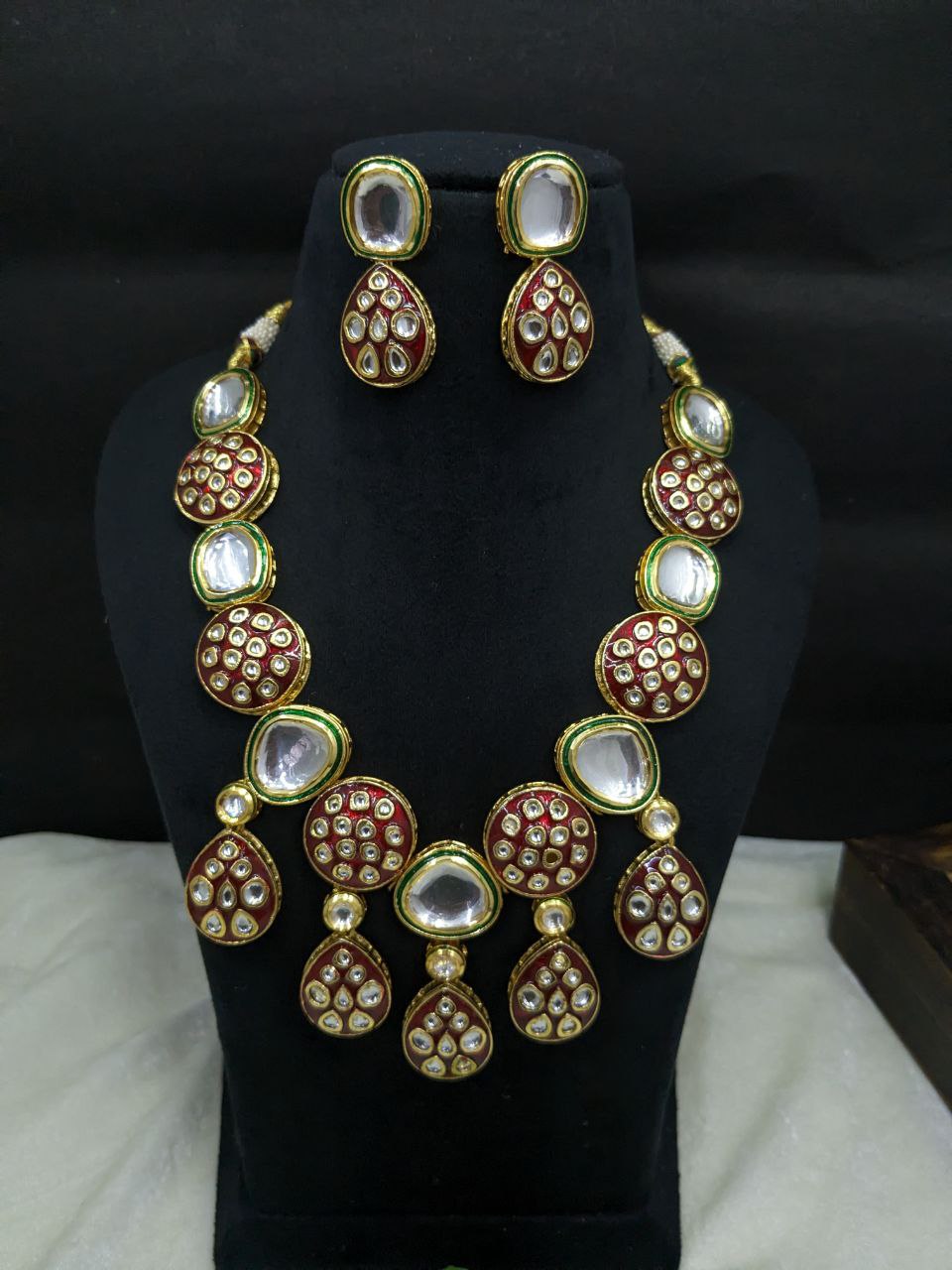 Maroon Colour Kundan Nacklace