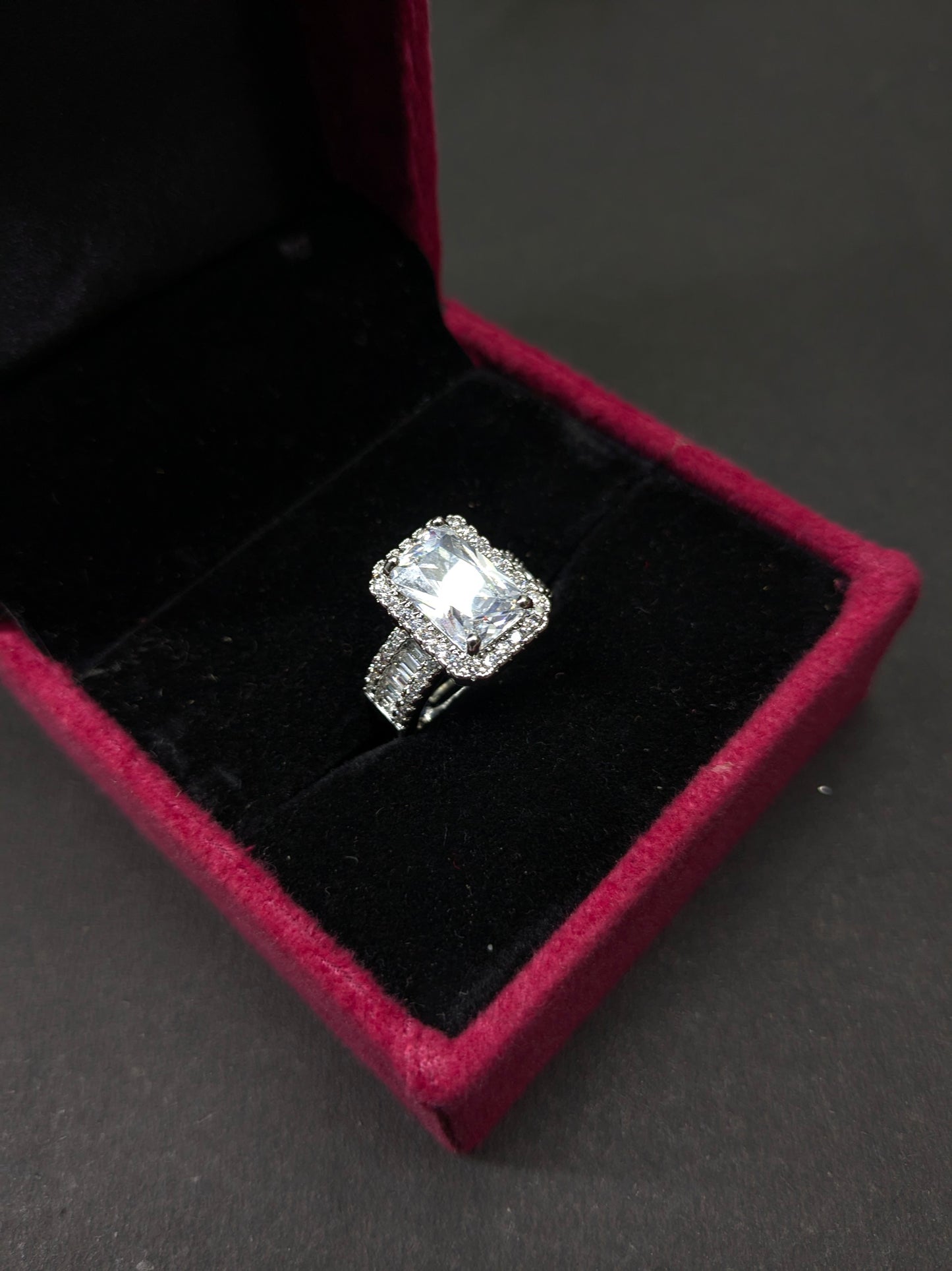 Ad Ring 57