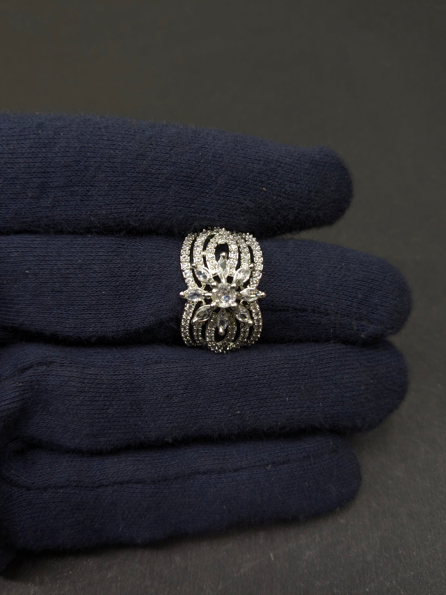 Ad Ring 81