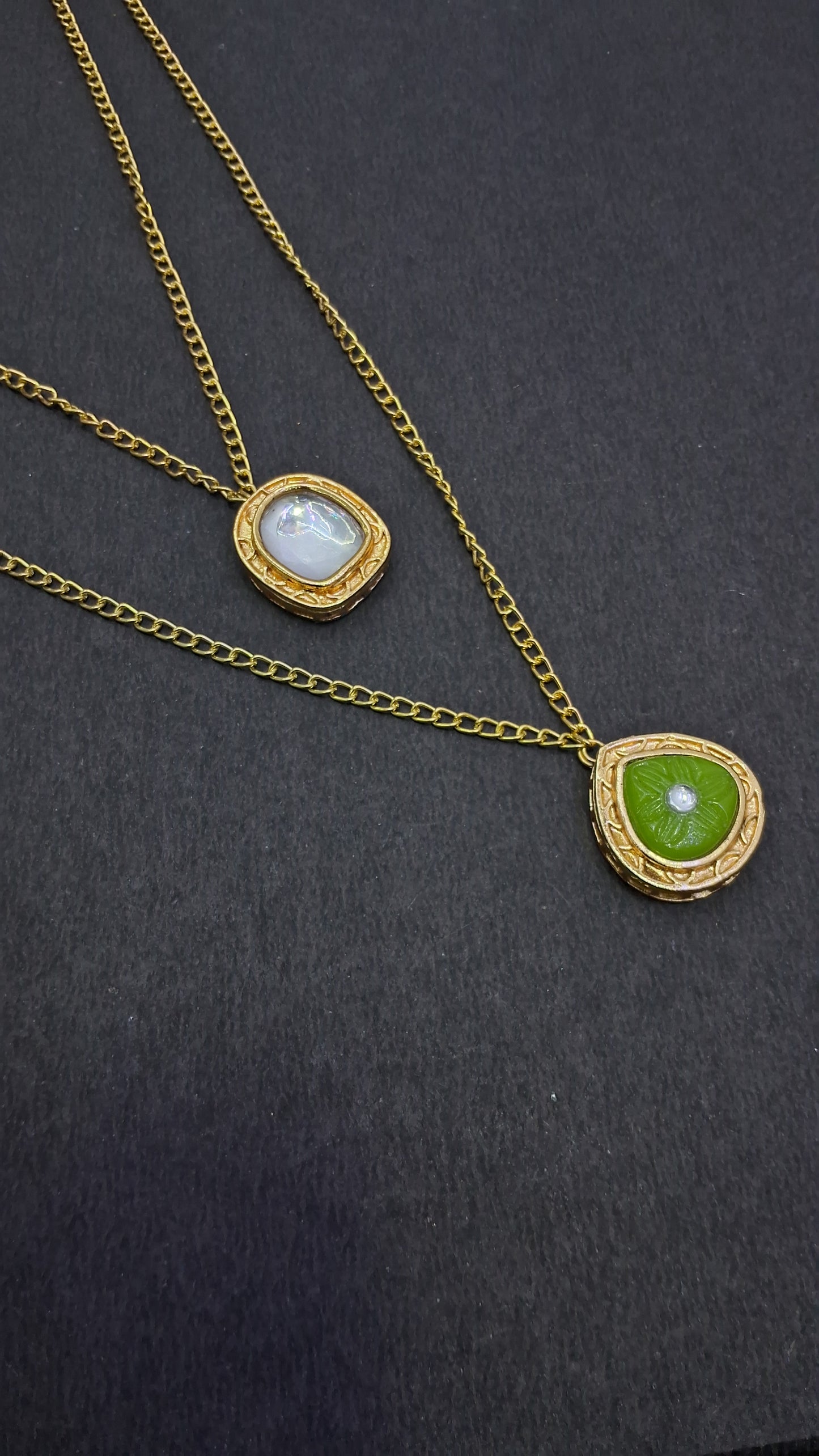 Pendent (Green white stone) Drop