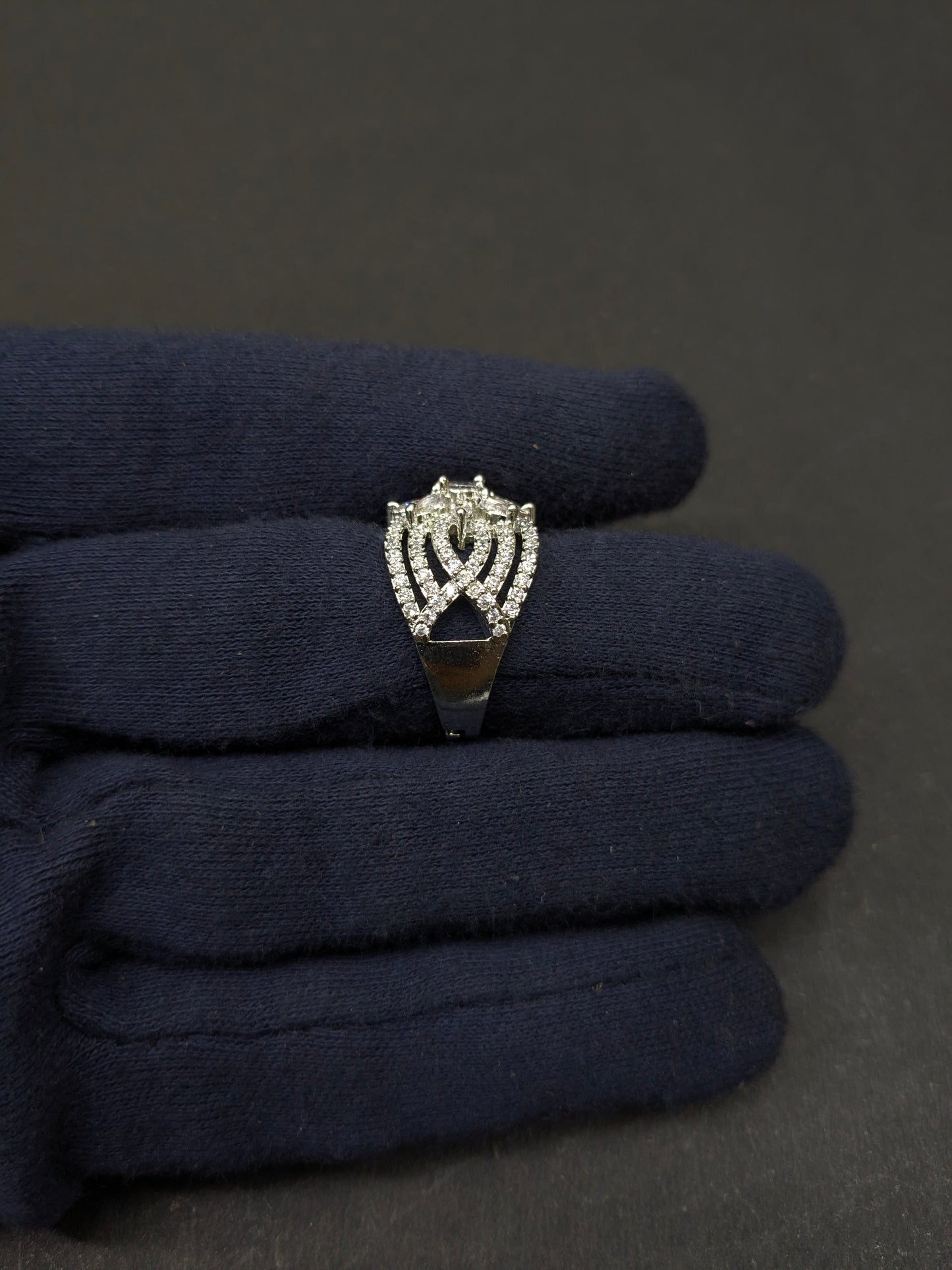 Ad Ring 81