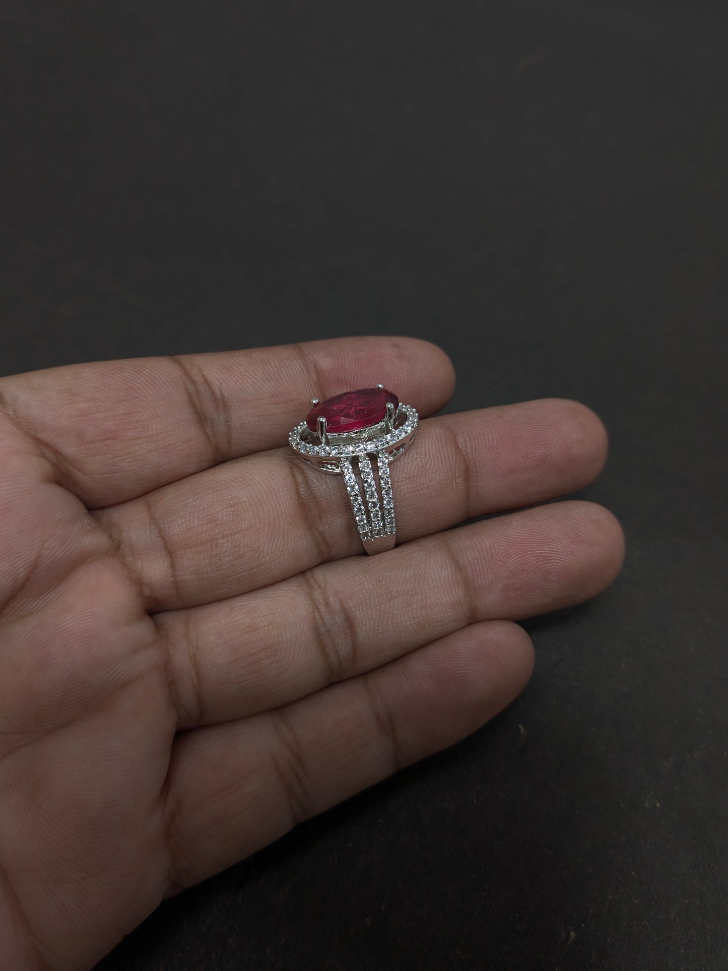 Ad Ring 143