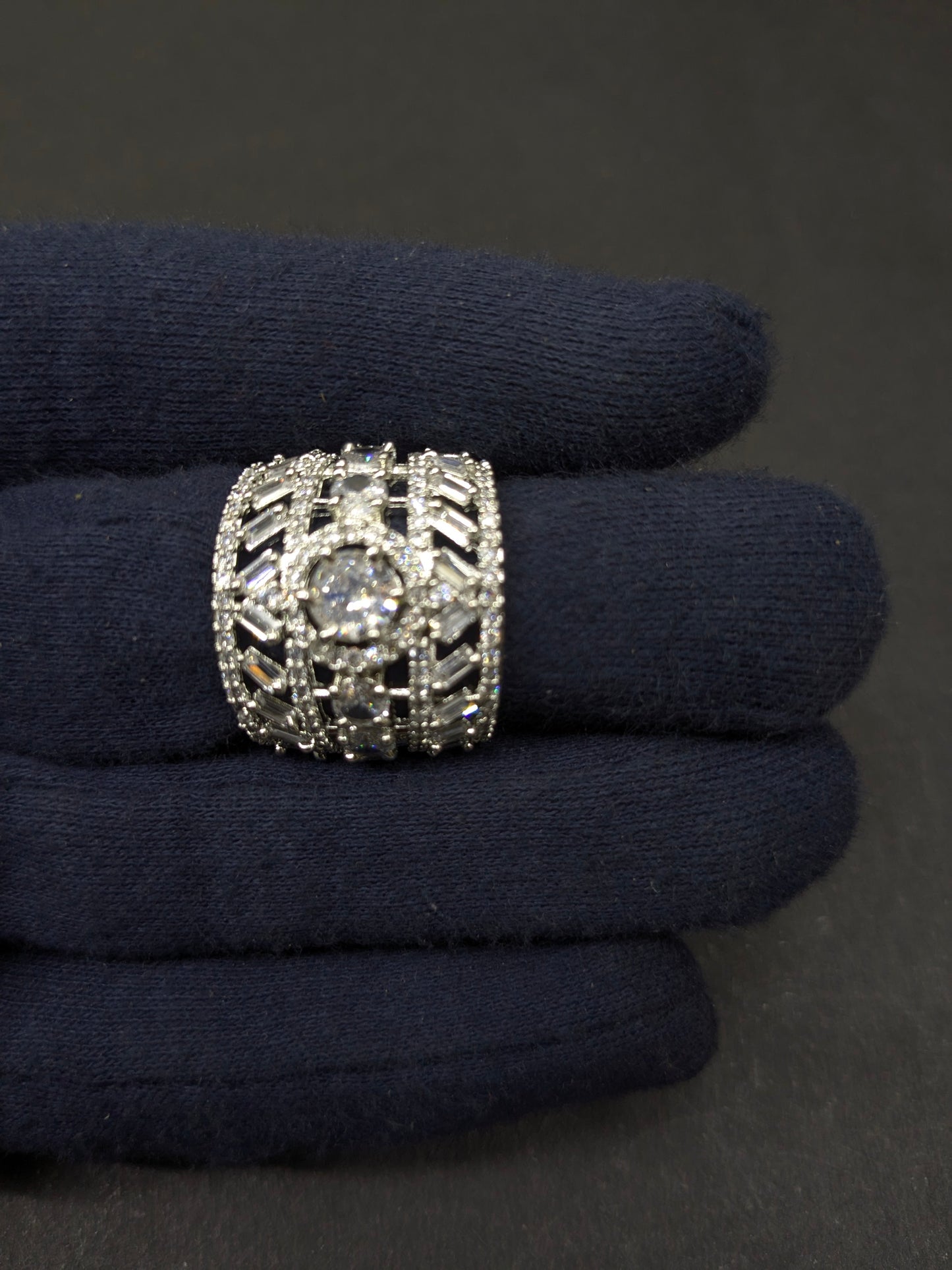 Ad Ring 03
