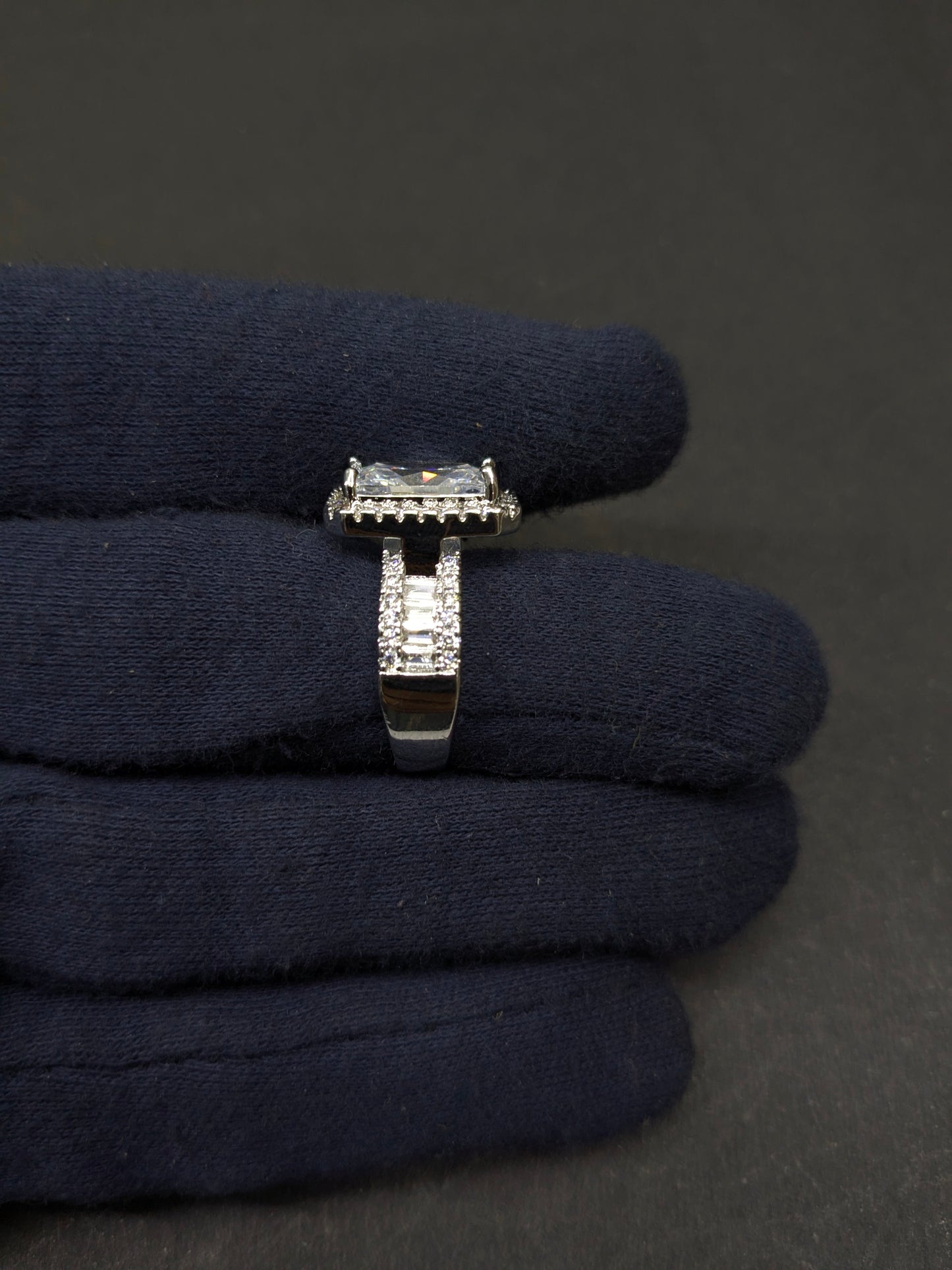 Ad Ring 57