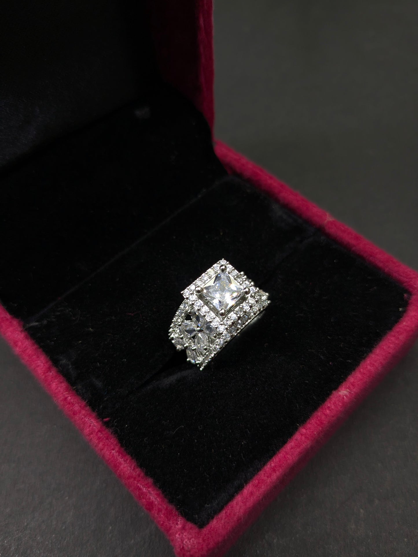 Ad Ring 76