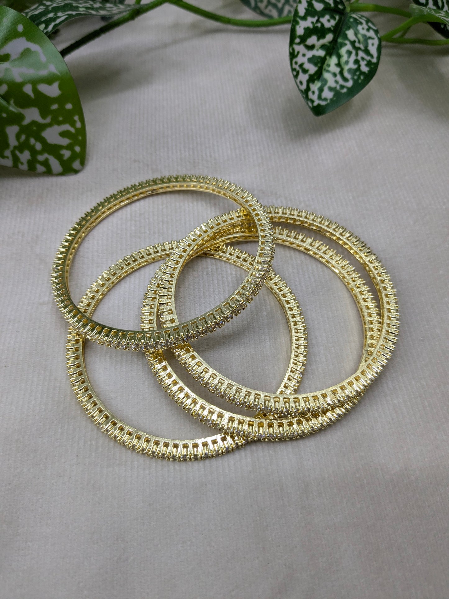 4 Piece Ad Golden Bangle Brass Metal Daily wear Set of Four Piece.