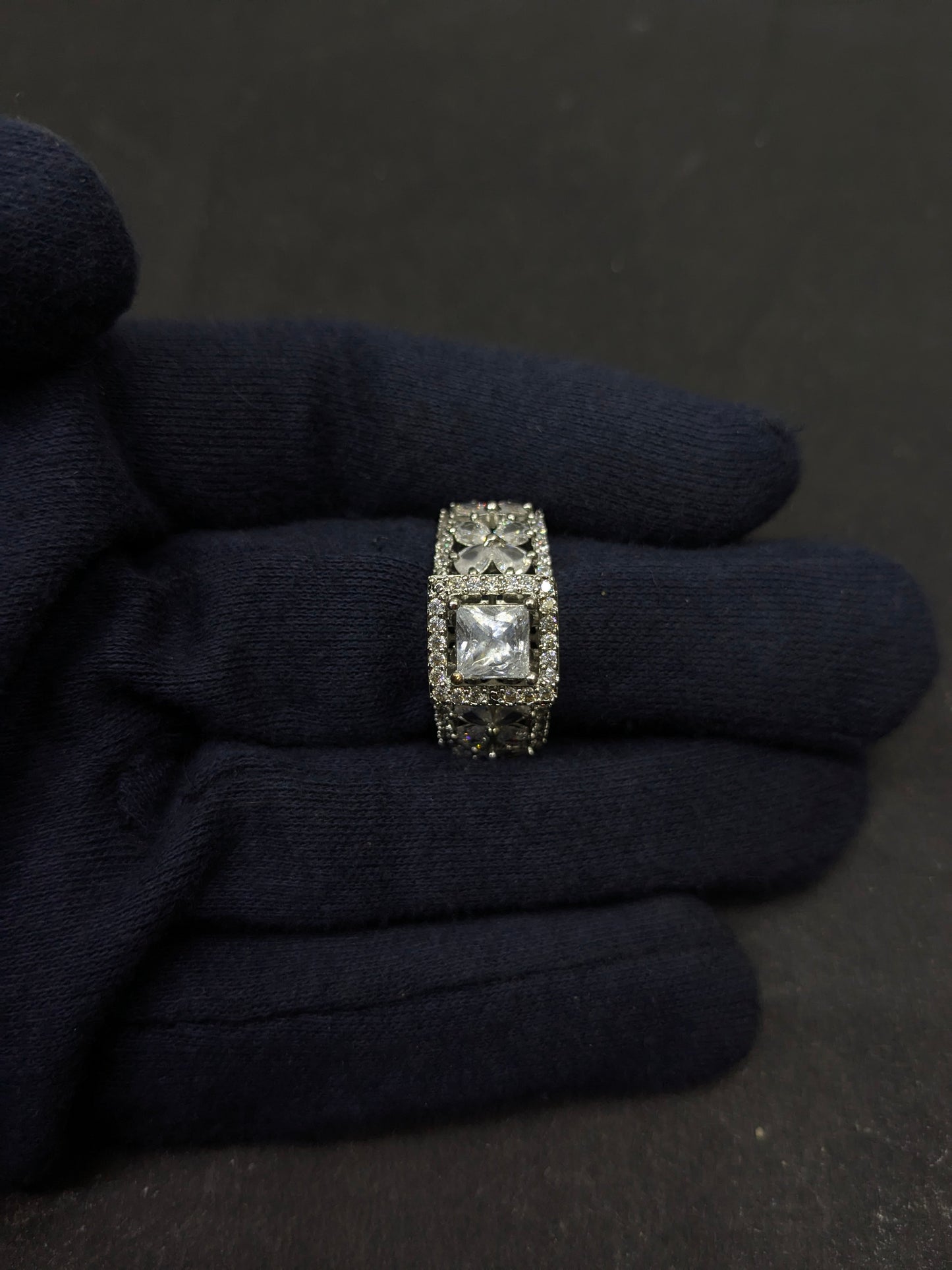 Ad Ring 73