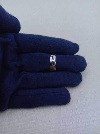 Ad Ring 68