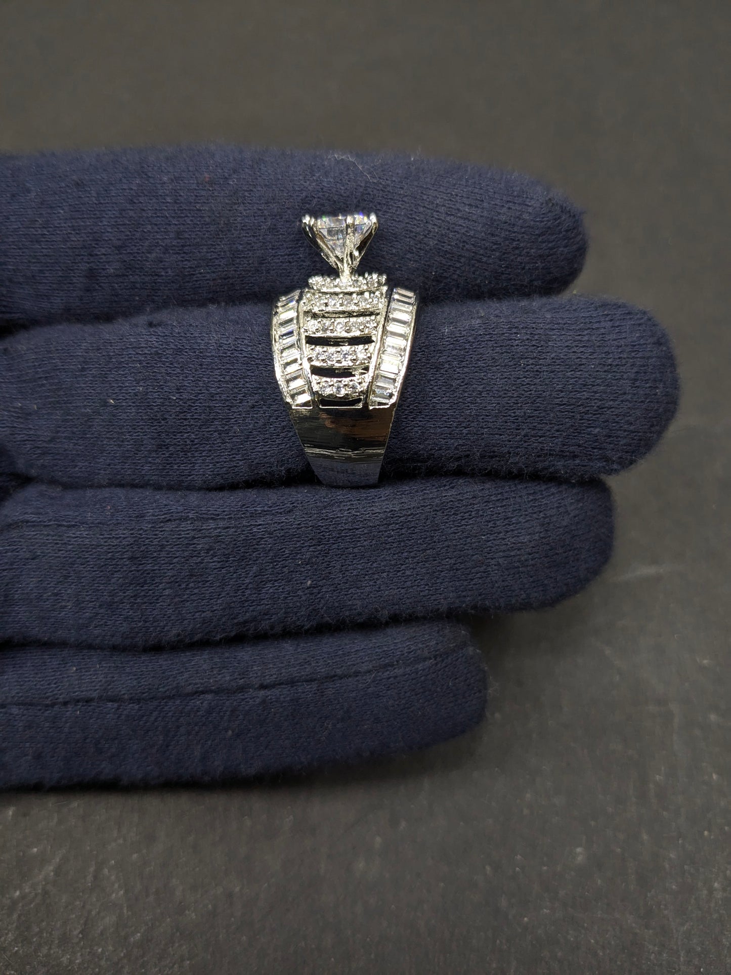 Ad ring 01