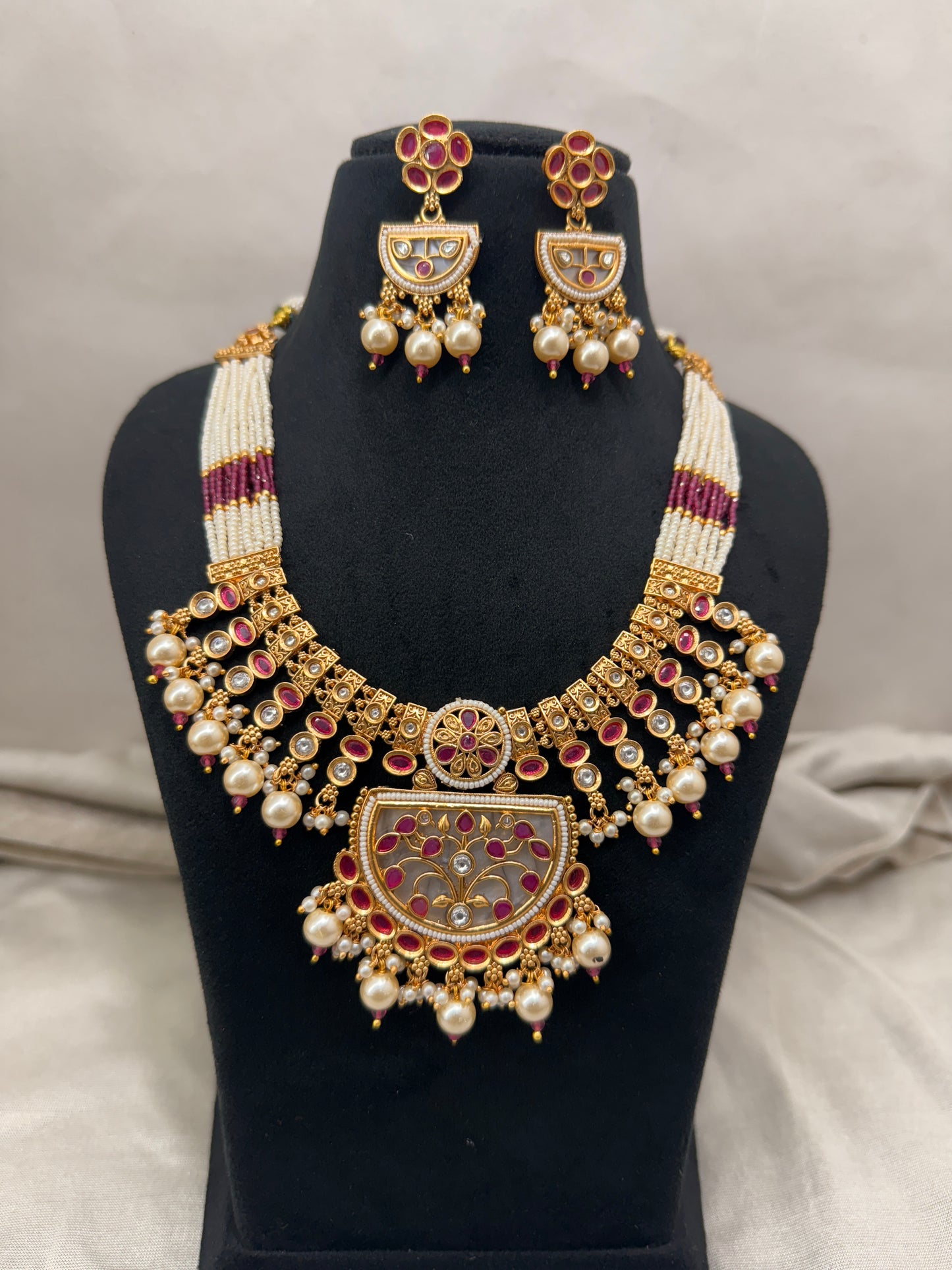 Heritage Premium Necklace