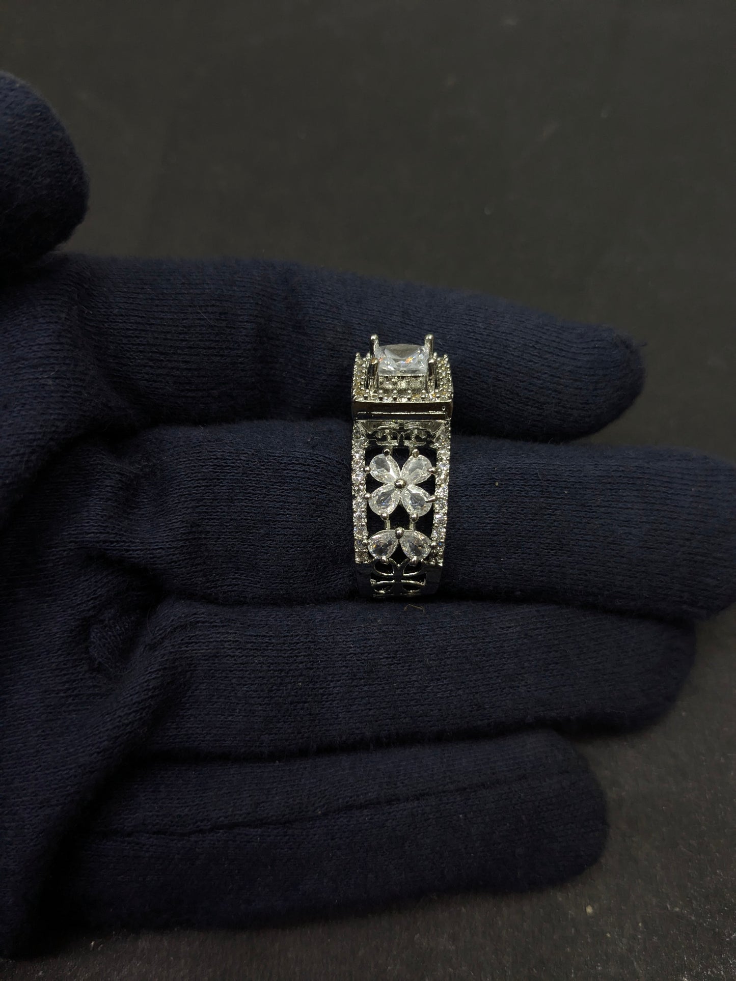 Ad Ring 73