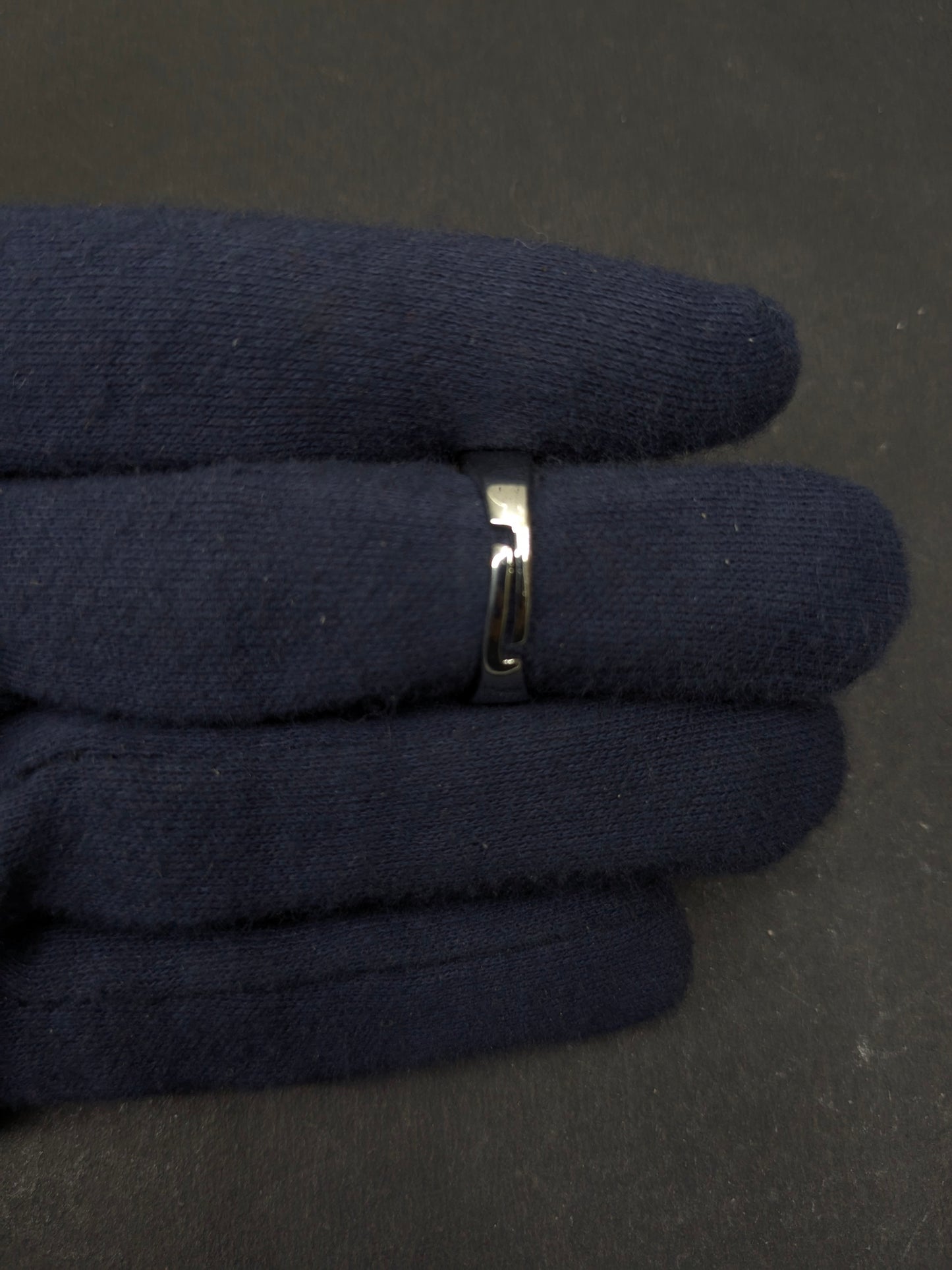 Ad Ring 23