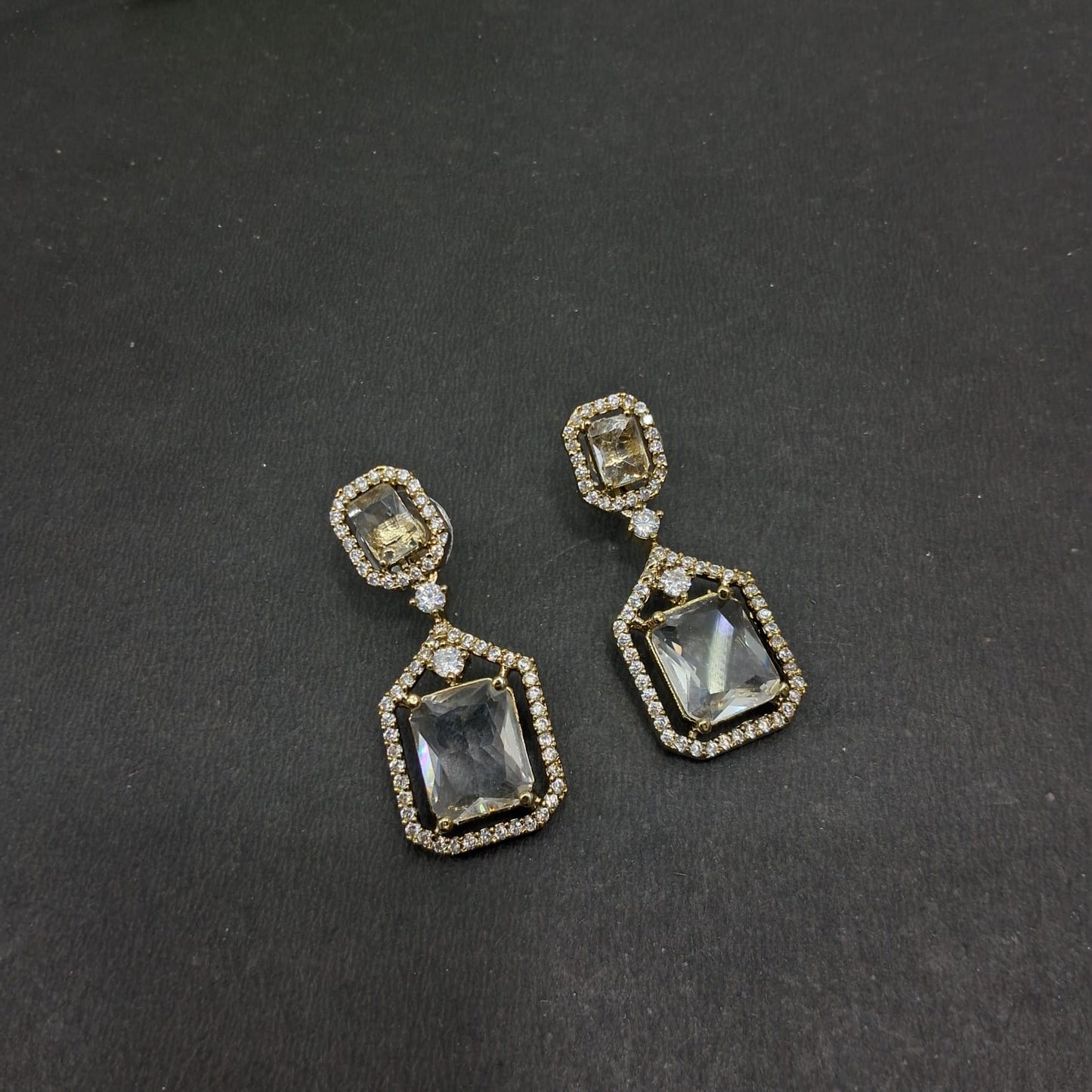 Ad Small Earring 11