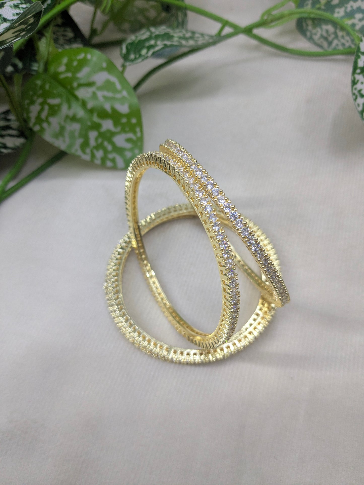 4 Piece Ad Golden Bangle Brass Metal Daily wear Set of Four Piece.